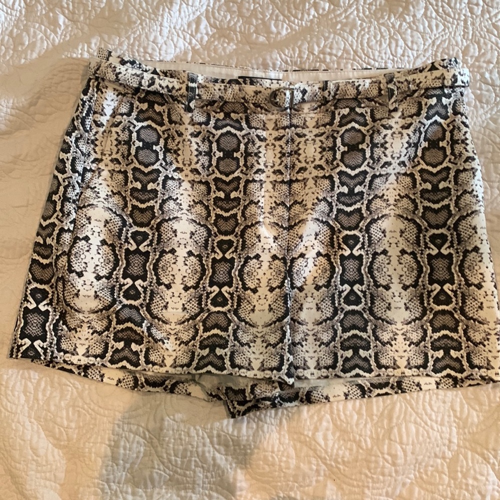 Woman’s Express shorts size 14
